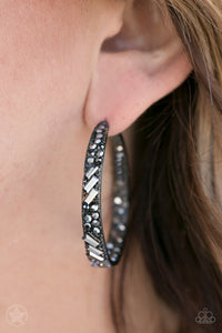 Glitzy By Association-black