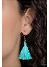 Load image into Gallery viewer, Triple the Tassel-blue
